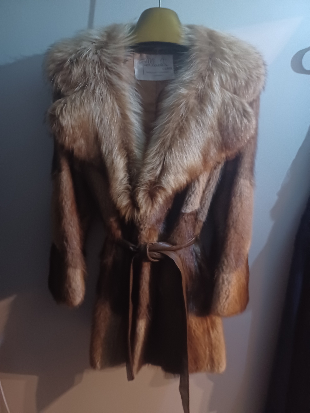 Vintage 1980s Fur Muskrat Stroller Coat - Picture 3 of 5